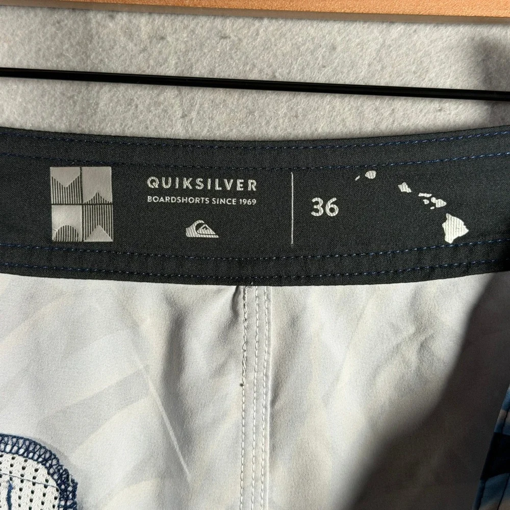 Quiksilver Mens Boardshorts Blue Tropical Palm Ombre Hawaii Surf Shorts Size 36